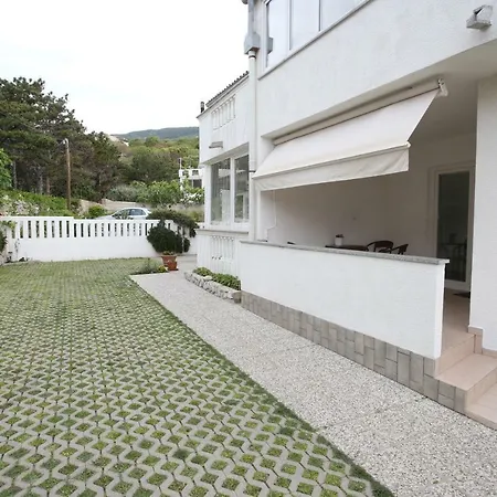 Studio Apartment Katarina With Terrace * Baška