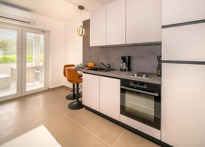 Studio Apartment Katarina With Terrace