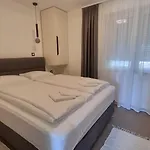 Katarina With Terrace Apartament *